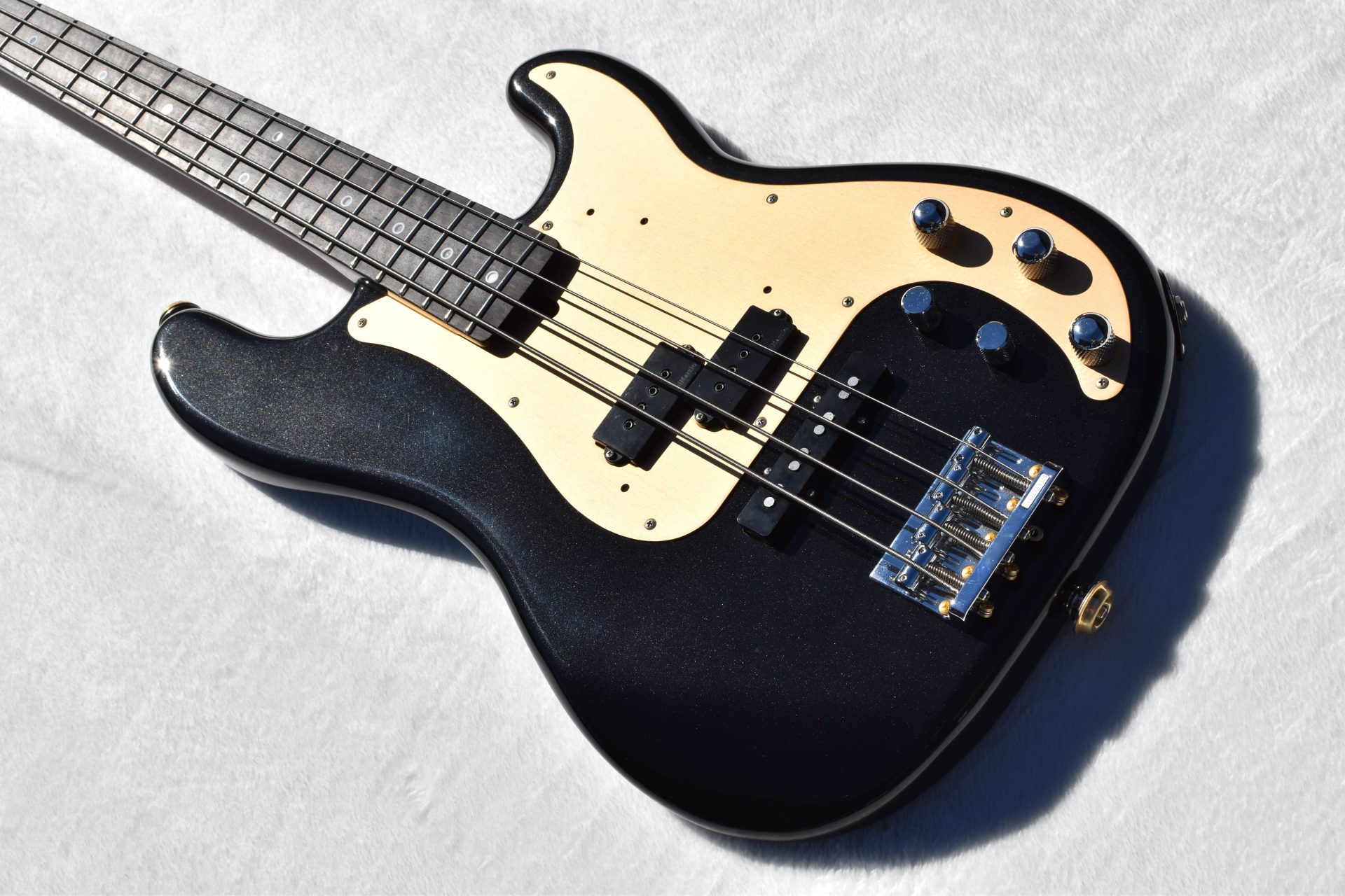 Fender Precision Bass 【LED改造】 | Frontisland CustomGuitarWorks