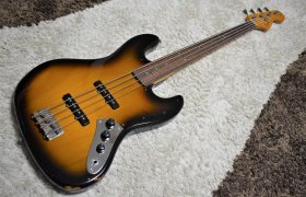 SQUIER JB フレットレス