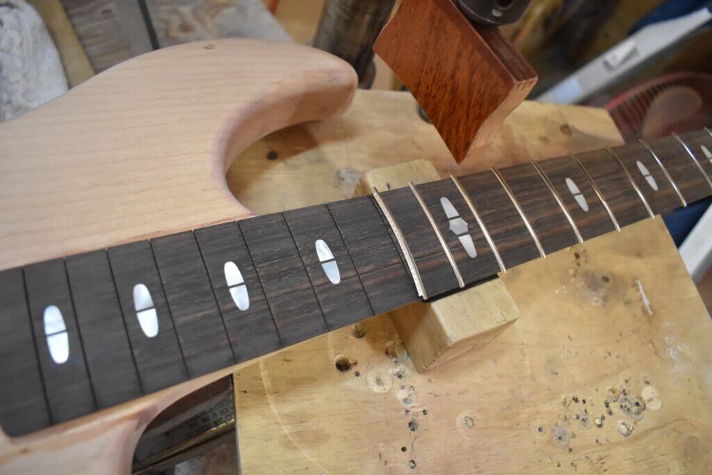 BB3000 フレット交換 (2)