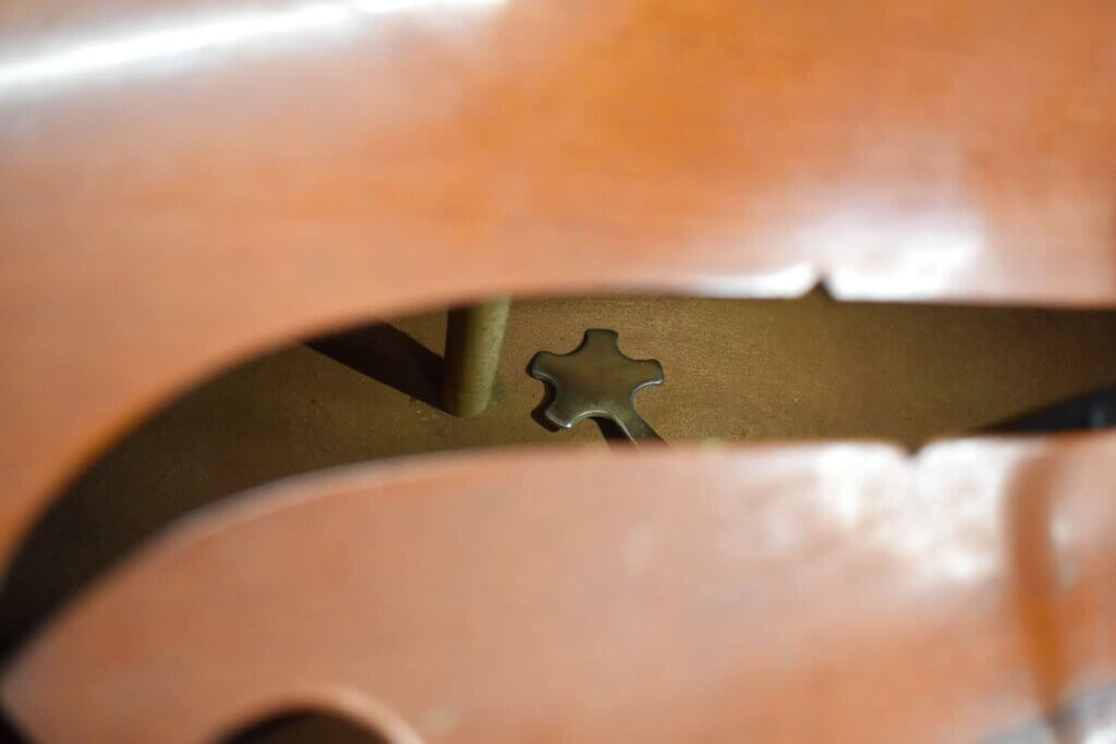 ウッドベース (魂柱)